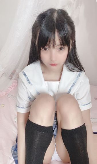 男人的伸到屁股摇起来_国产剧电影在线看